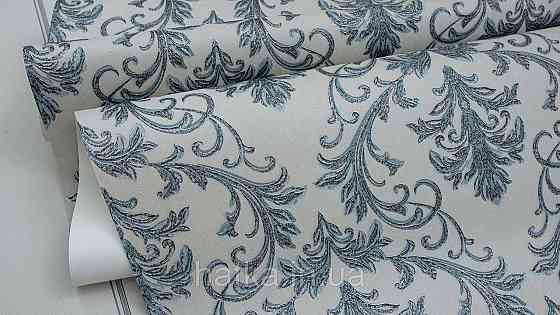 Шпалери метрові вінілові на флізеліні Sintra Classic класика вензелю завитки структурні блакитні срібло на сірому 445242 Київ