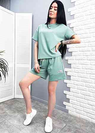 Трикотажный костюм с шортами 