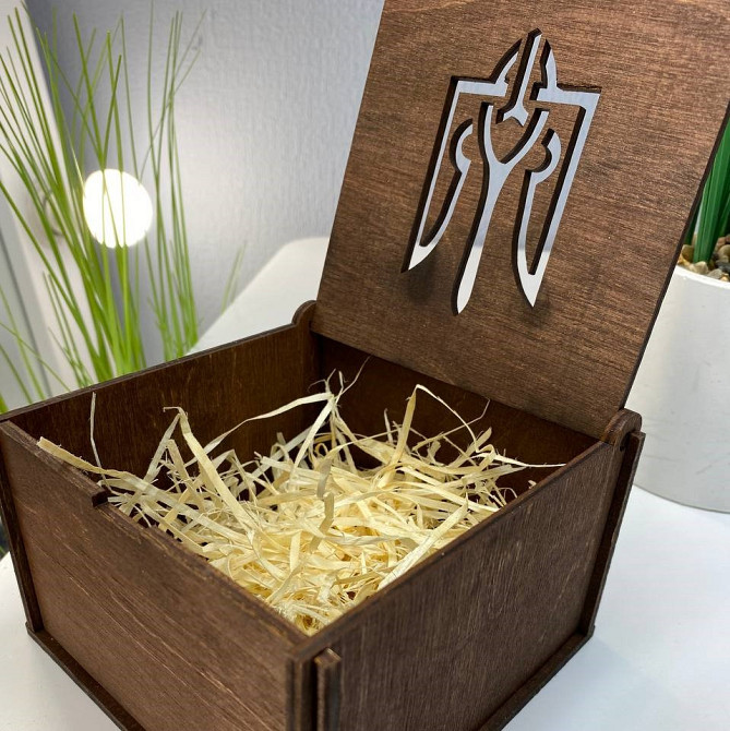 Подарункова коробка з гербом України 12,5х12,5х7,3 дерев'яна коробка квадратна з кришкоюMasterSem Київ - фото 7