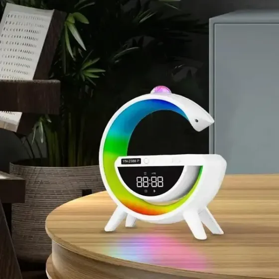 Настільна LED-лампа нічник-колонка BT-3402 у вигляді літери G з RGB підсвічуванням та бездротовою за Київ