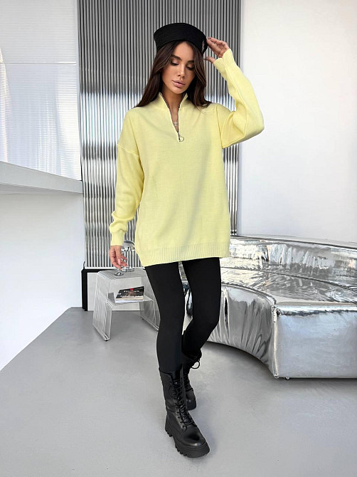 Жіночий стильний подовжений оверсайз светр зі змійкою в'язання 50% котон/50% акрил Лимонний Одеса - фото 6