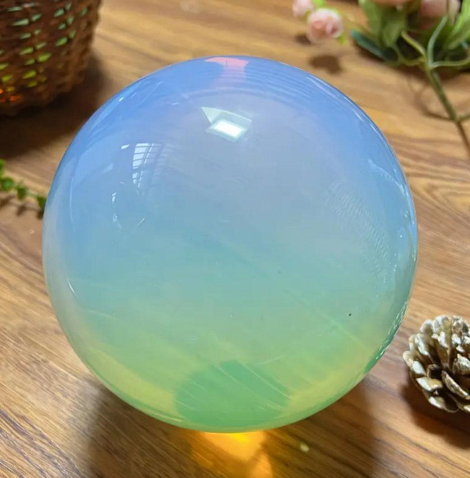 Сфера из натурального опала 4 см Кристаллическая сфера для медитации, декора и энергетических практи Киев - изображение 1