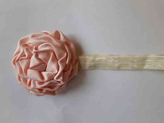 Повязка детская с розочкой персиковая - цветок 8см, окружность 36-52см Киев