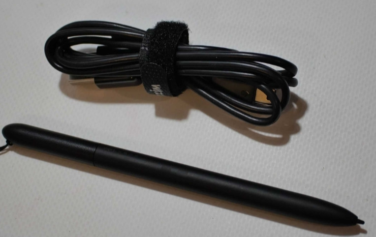 Планшет Графический , Монитор Wacom DTU-1141K 10.1