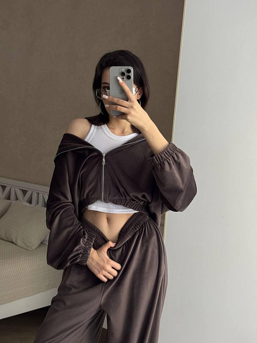 Женский трендовый оверсайз костюм двойка: кофта и штаны велюр Одесса - изображение 3