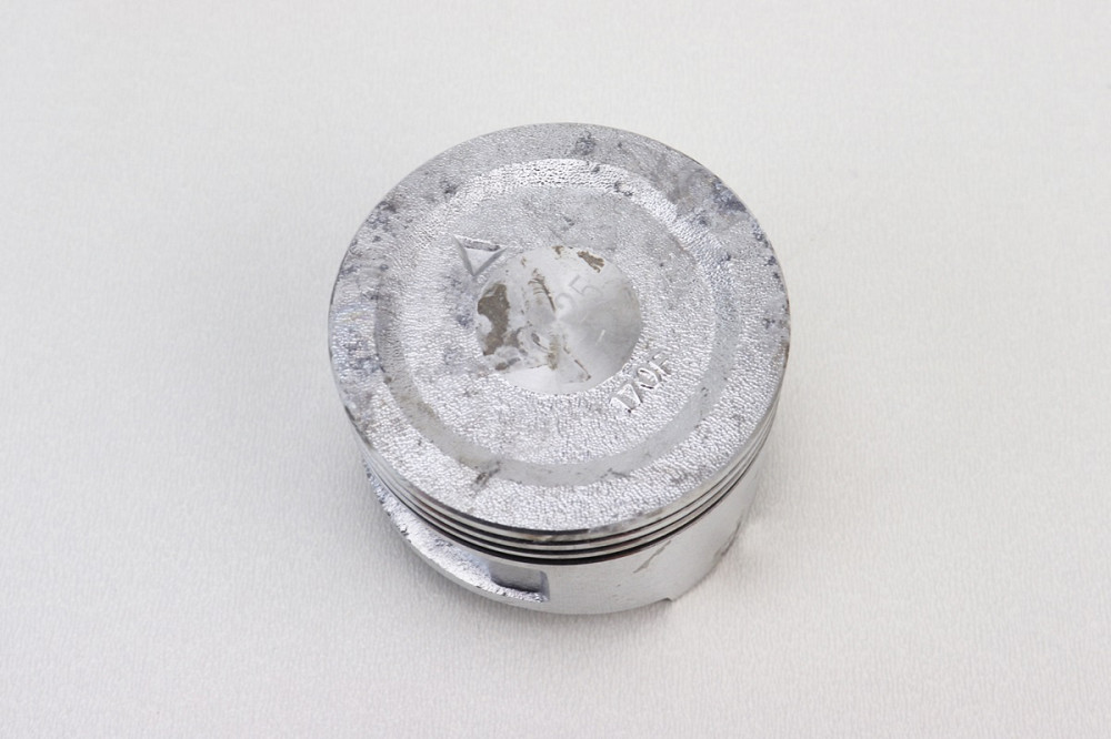 УЦІНКА Поршень к-кт 170F 70mm +0,25, (H-49mm, палець 18mm) (наліт іржі, див. фото) Киев - изображение 3