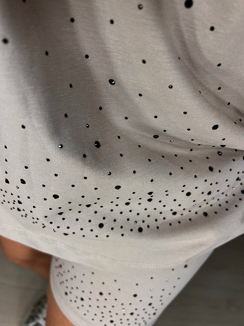 Костюм жіночий Aidin 11-3 оверсайз футболка з шортами з камінцями бежевий, бежевий, one size Київ - фото 2