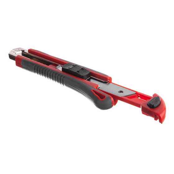 Нож сегментный, 18 мм с 3-мя лезвиями, металлическая направляющая, противоскользящий корпус INTERTOOL HT-0508 Киев