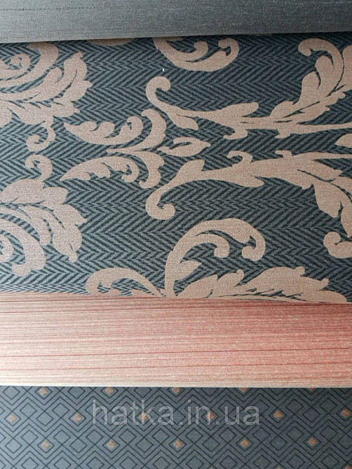 Текстильні шпалери на флізеліновій основі Cador Rasch Textil 086637 чорна основа зигзаги вензелі коричневі Київ - фото 1