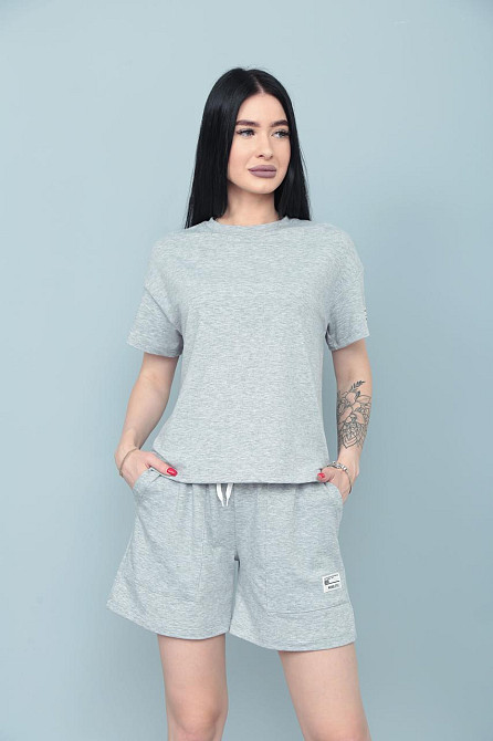 Трикотажный костюм с шортами 