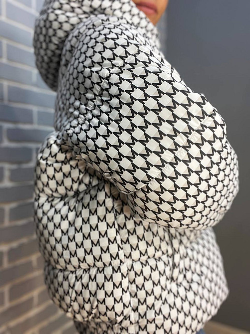 Куртка жіноча Lady Yep 9005 пуффер оверсайз принт літера М біла, білий, 44 Київ - фото 5