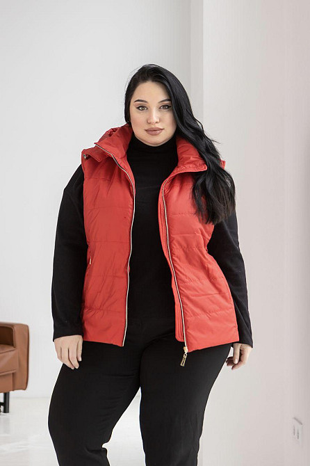 Женская  весенняя  короткая красная жилетка. Женский жилет 44-5_р Киев - изображение 4