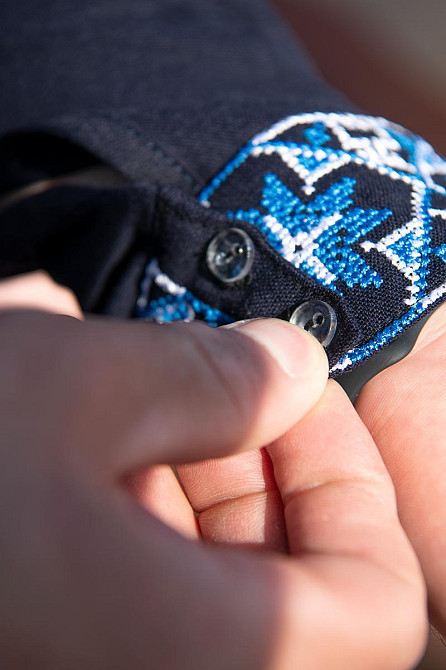 Вышиванка мужская с длинным рукавом, льняная, темно-синяя натуральный лен, вышиванки мужские Киев - изображение 4