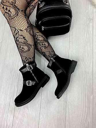 Без бренда Черевики жіночі D and V чорні натуральна замша з хутром висота 12см каблук 3см підош Коломыя