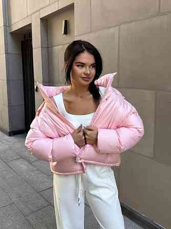 Женская короткая куртка дутик с карманами и капюшоном плащевка перламутр на синтепоне Пудра, 42/44 Одесса