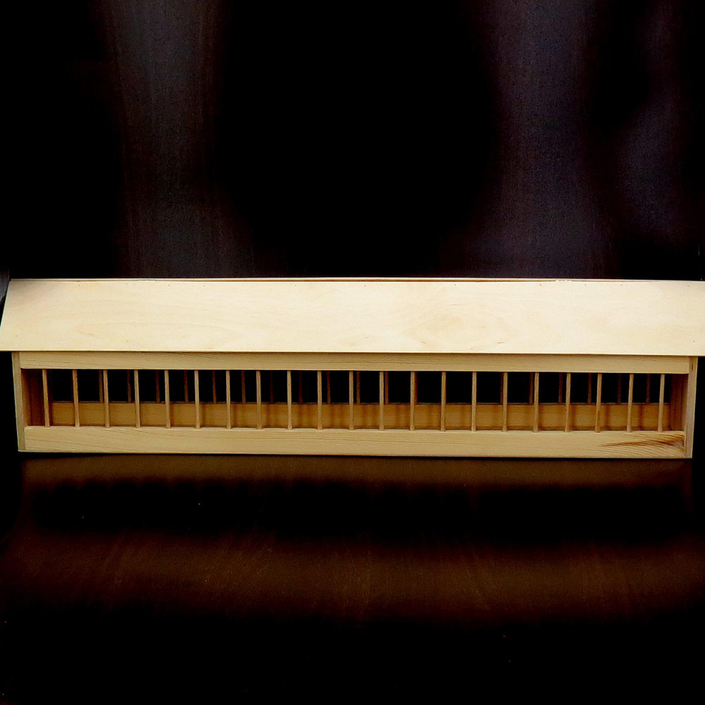 Деревянная кормушка для голубей 