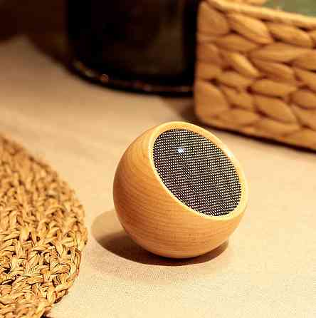 Блутуз-колонка "Tumbler Selfie" 3 Вата, дерево клен Рівне