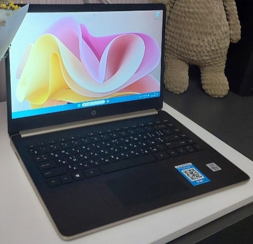 Ноутбук: HP , Мощный Intel Core i3 , 10 Gen SSD 256Gb. 8Gb. DDR4 UHD Киев - изображение 1