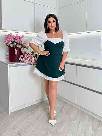 Женское стильное комбинированное мини платье с квадратным вырезом костюмка + 100% белый коттон Изумрудный, 54/56 Одесса