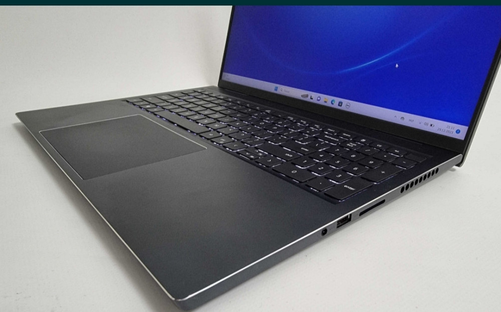 Ноутбук: DELL Inspiron 16 Plus 7610 i5 11400H/RAM 8 Gb/SSD 256Gb/WIN 11 Київ - фото 2