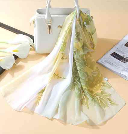 Женский шифоновый шарф на шею 145 на 48 см салатово-белый Киев