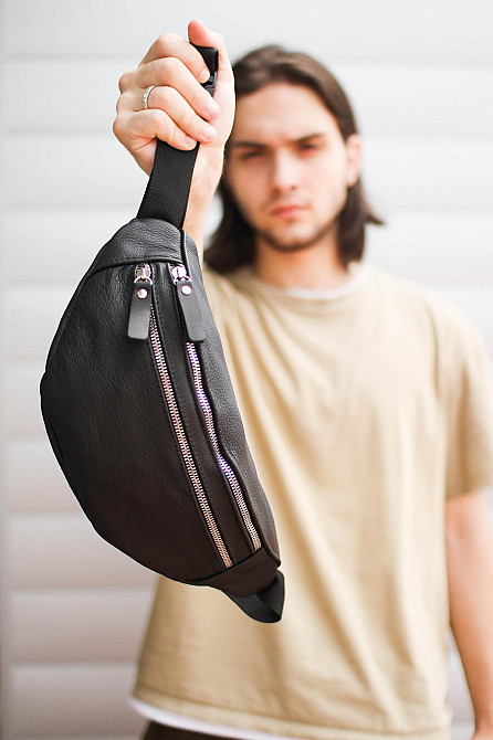 Мужская сумка на пояс, бананка из натуральной кожи SL002 (Черная) Сумы - изображение 8