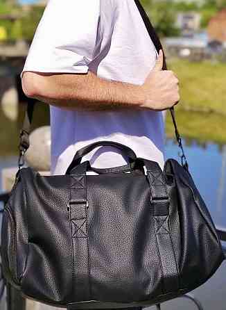 Спортивна сумка з відділенням для взуття чорного кольору 52*30*30 см. Харків