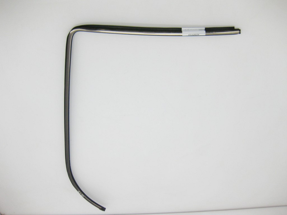 Mercedes-Benz  A2106701322 Лівий бічний - верхній молдинг заднього скла E-Class W210 Одесса - изображение 2