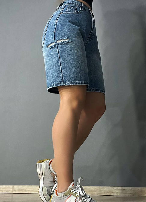 Шорты женские джинсовые Allure 803-68 бермуды с порезами и регулировкой застежкой на талии голубые, голубой, 30, 30, 80 см, 113 см Киев - изображение 8