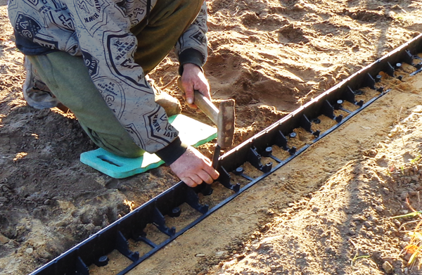 Кілочок для кріплення бордюру 25см (по 10шт) Bradas, Польща Київ - фото 2