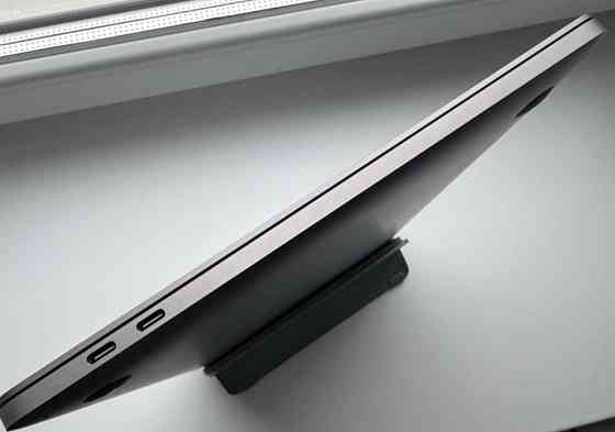 Ноутбук Apple MacBook Pro 13 (2019) i5/ 1.4/8Gb / 128Gb. 95% Киев