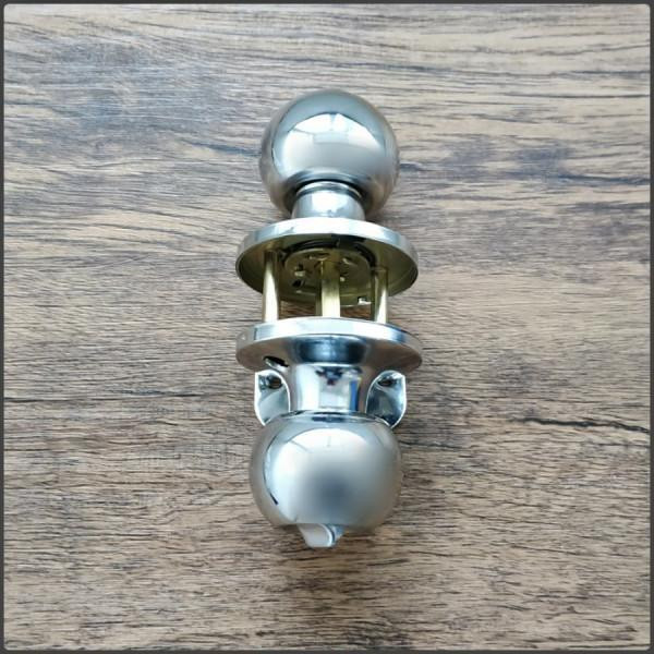 Ручка дверна кругла з засувкою Avers 6072-01 з ключем (сатин) Харків - фото 3