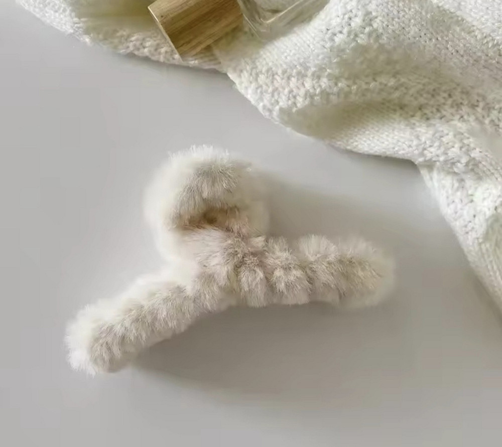 Шпилька крабік із хутра Бежевий Смела - изображение 2