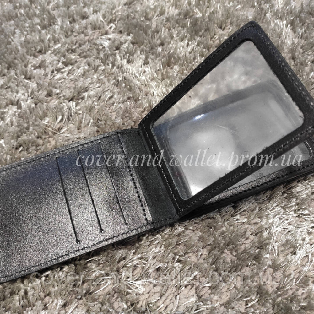 Кожаная обложка с дополнительными отделениями 