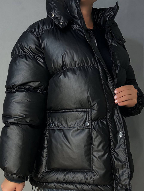 Куртка женская A-N 30046 глянцевая пуффер удлиненная с капюшоном S-M, черный, SM Киев - изображение 5