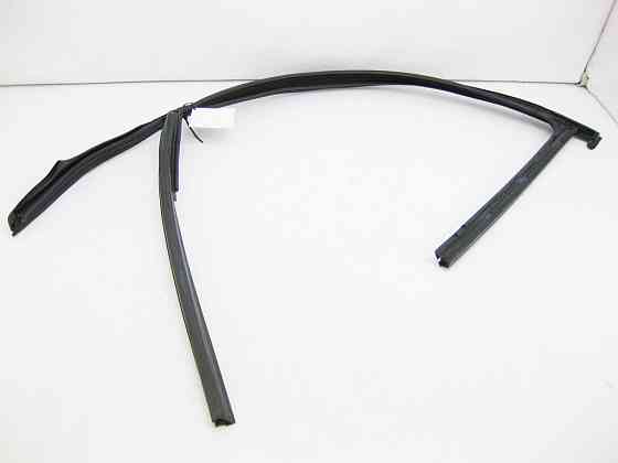 Mercedes-Benz  A1667252000 Гумовий ущільнювач - напрямна скла передніх правих дверей GL/GLS X166 Одеса