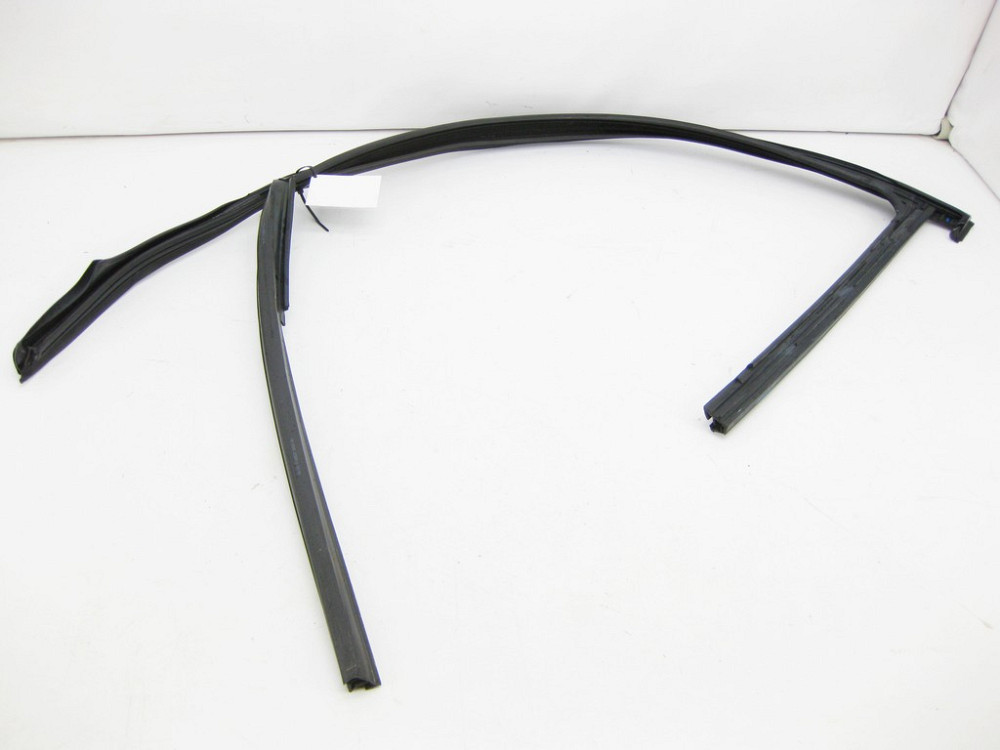 Mercedes-Benz  A1667252000 Гумовий ущільнювач - напрямна скла передніх правих дверей GL/GLS X166 Одеса - фото 5