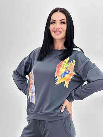 Женский костюм-двойка с капюшоном 