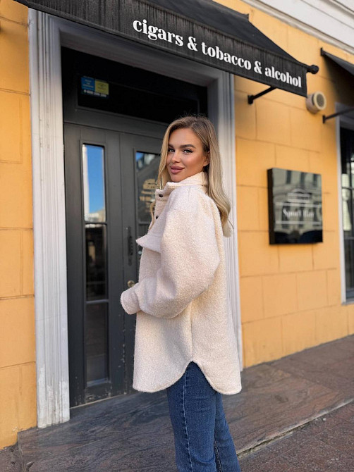 Жіноча тепла оверсайз сорочка на кнопках альпака-барашок Молочний Одеса - фото 3