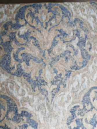 Шпалери вінілові на флізелін Grandeco Tibet метрові вензель під тканина гобелен золотистий синій Київ