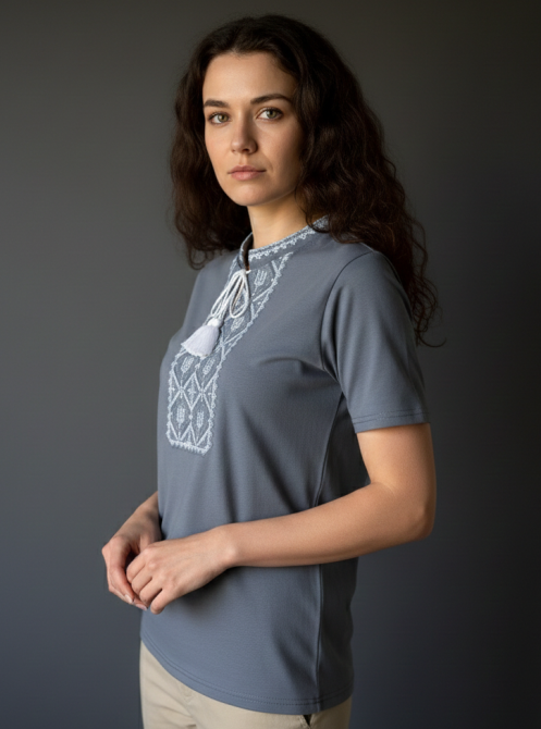Женская вышитая футболка серая с бело-серым орнаментом Киев - изображение 2