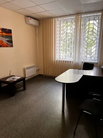 Нове, Офіс на Пушкіна 15. Червона лінія з окремим входом. Були адвокати. Дніпро
