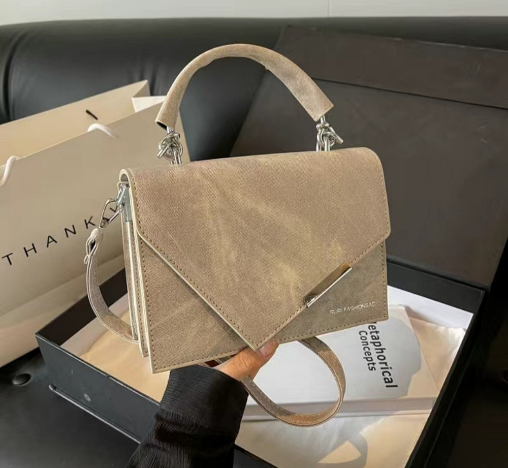 Жіноча сумка через плече на магніті — стильна, компактна, універсальна Киев - изображение 2