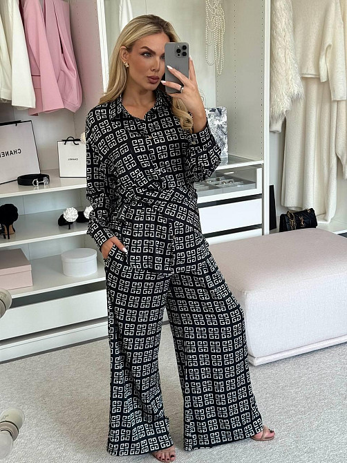 Жіночий легкий принтований костюм-двійка: сорочка та штани з хусткою сатин Чорний Одеса - фото 5