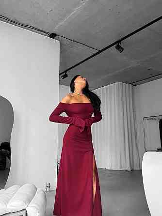 Женское элегантное праздничное платье с разрезом на ножке Бордо, 46/48 Одесса