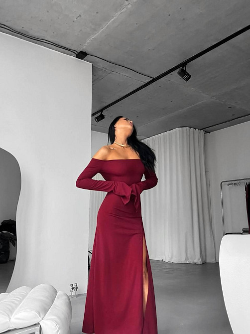 Женское элегантное праздничное платье с разрезом на ножке Бордо, 46/48 Одесса - изображение 3