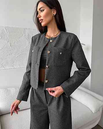Женский лаконичный костюм с укороченным жакетом на подкладке и широкими брюками кашемир. Серый, 4244 Одесса