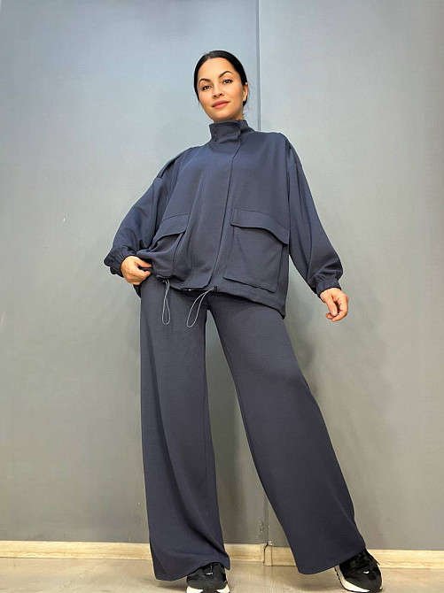 Костюм жіночий CREP 99231 тканина біфлекс кардиган на блискавці накладені кишені та брюки палаццо графіт, графіт, S Київ - фото 1