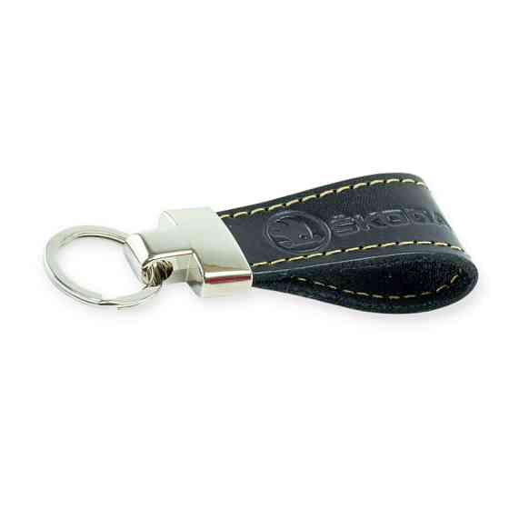 Брелок автомобіль Шкода шкіряний тиснений чорний, прострочений, метал. затискач Мукачево
