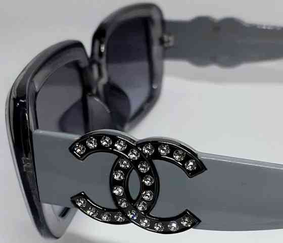 Брендові хітові жіночі окуляри сірий градієнт із камінчиками. Київ